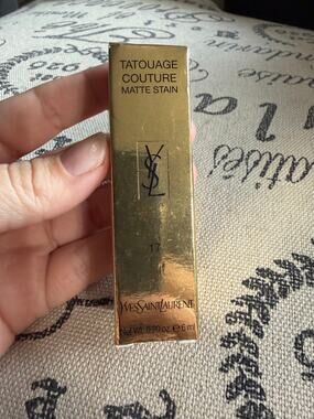 YSl Tatouage Couture Matte Stain Shade 17 Unconventional Coral